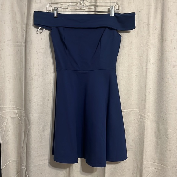 Off the shoulder skater dress - Picture 5 of 5